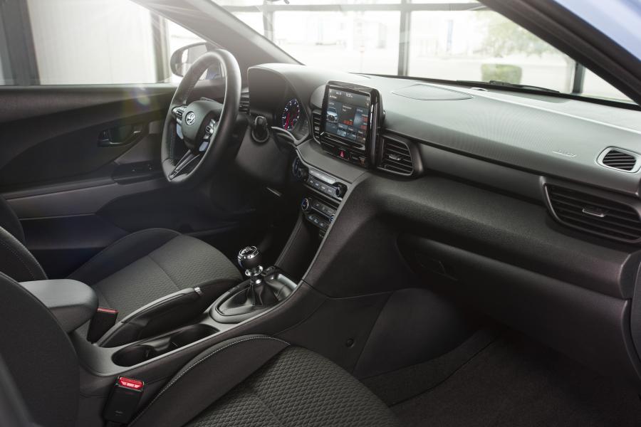 Интерьер Hyundai Veloster N 2018 года  (NA) (фото 71 из 85)